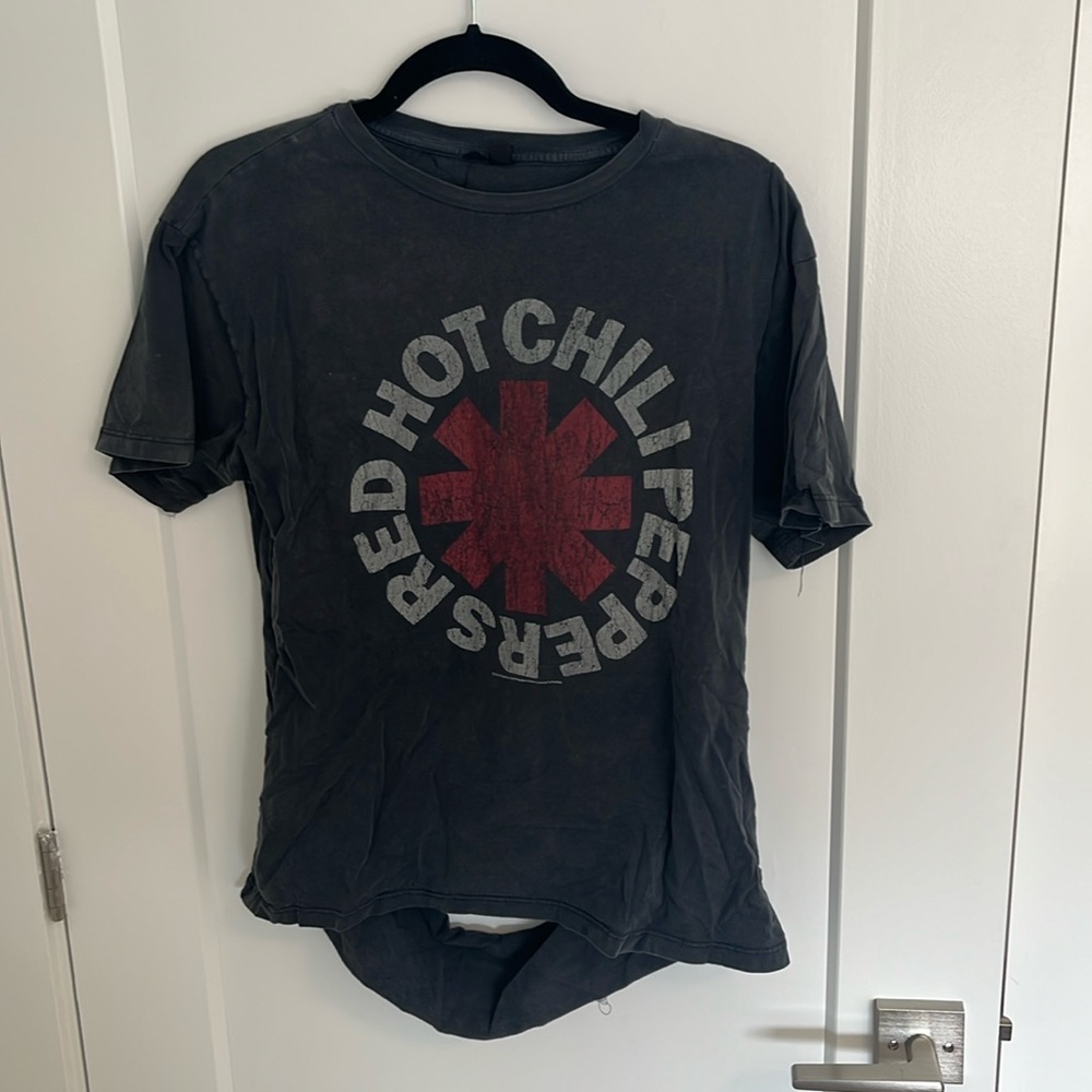 RED HOT CHILI PEPPERS DISTRESSED TEE